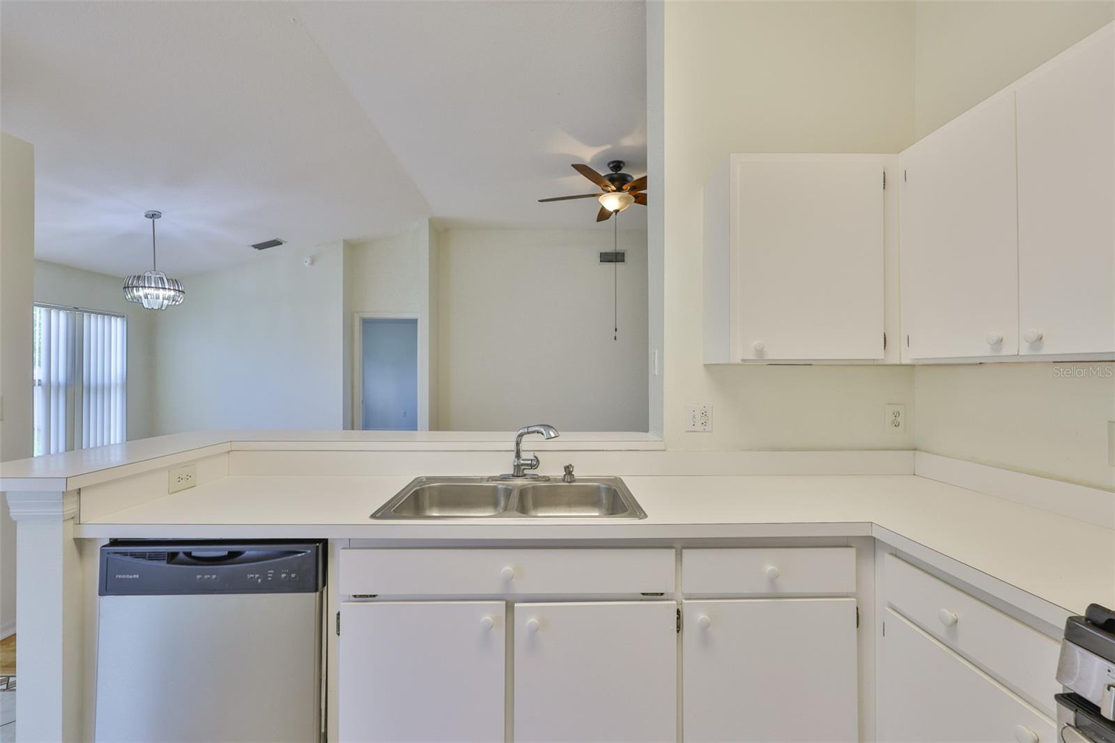 1611 BONDURANT WAY, BRANDON, FL, 33511