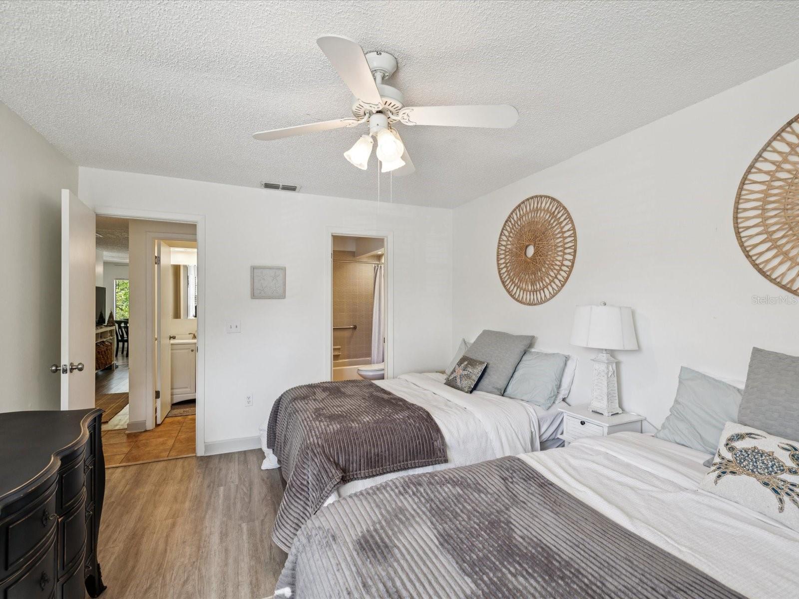 8065 PICKETTS CT #C, WEEKI WACHEE, FL, 34613