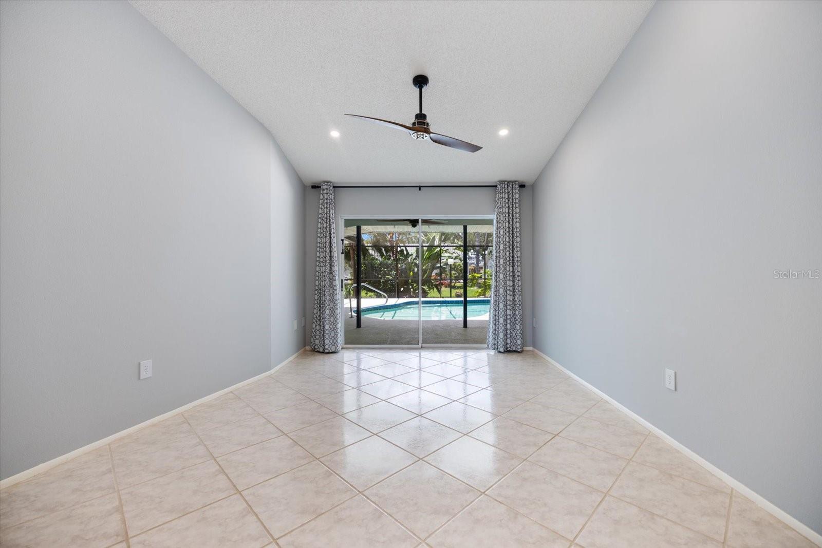A4658292 Property Photo