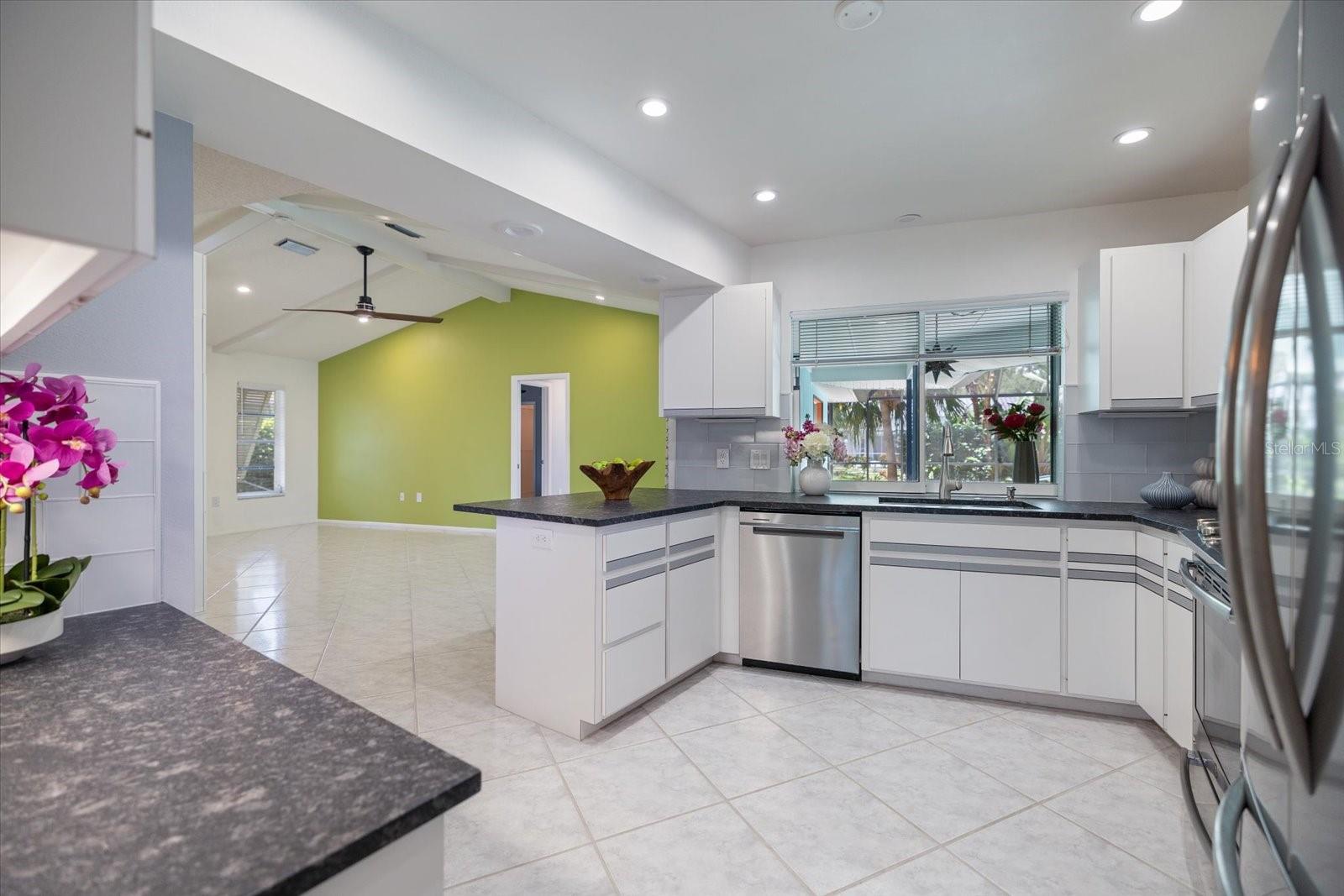 A4658292 Property Photo