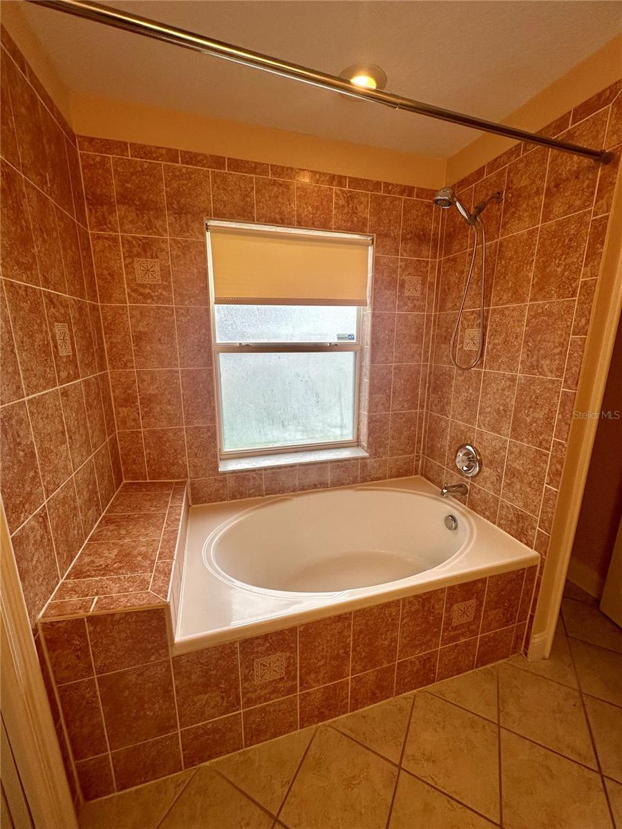 1676 VICK RD, APOPKA, FL, 32712