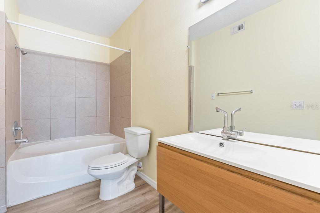 5518 METROWEST BLVD #11-302, ORLANDO, FL, 32811