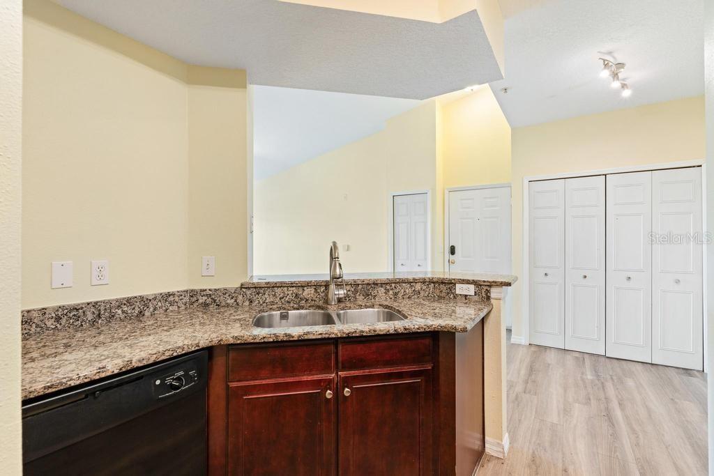 5518 METROWEST BLVD #11-302, ORLANDO, FL, 32811