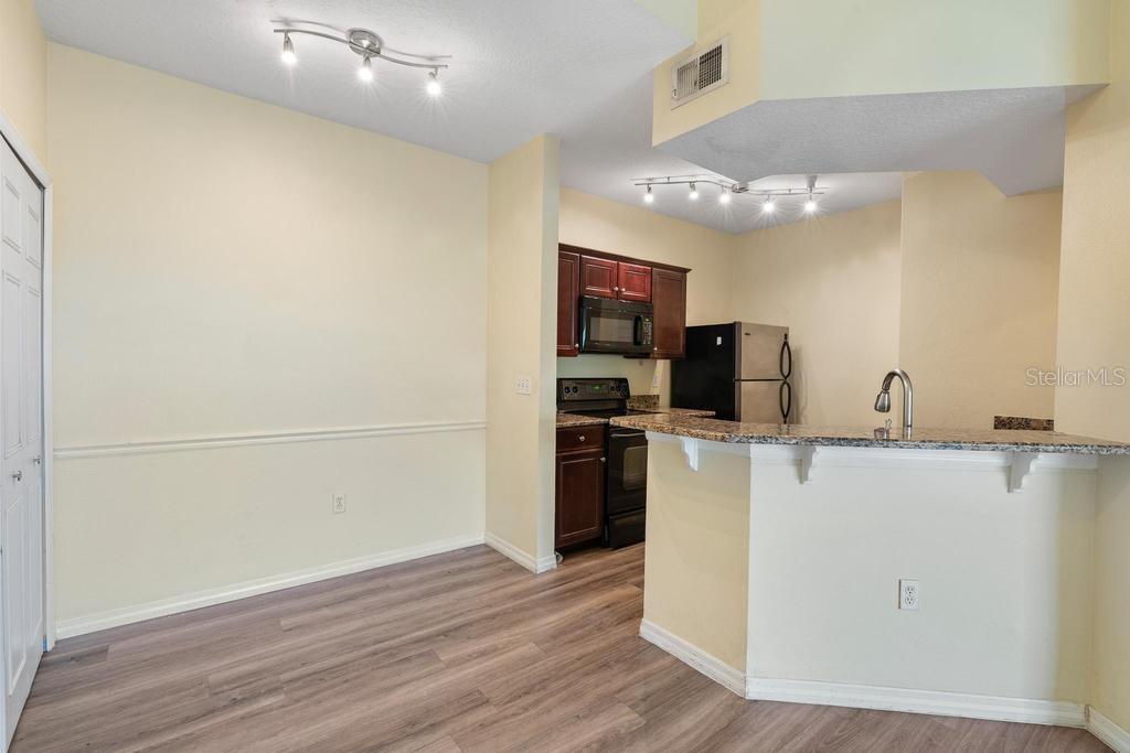 5518 METROWEST BLVD #11-302, ORLANDO, FL, 32811