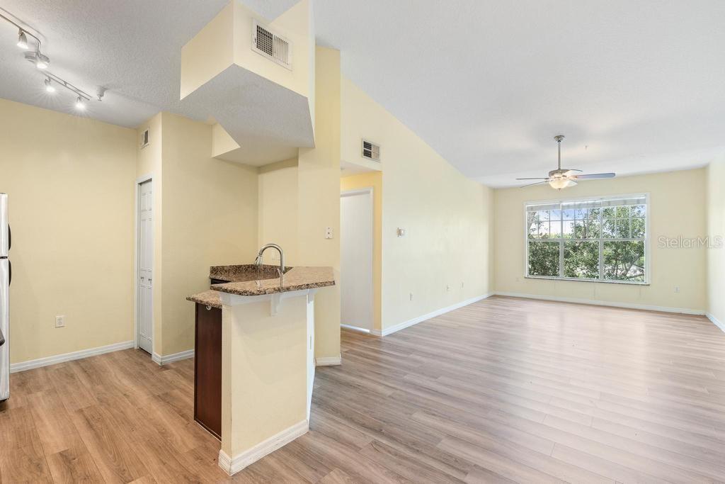 5518 METROWEST BLVD #11-302, ORLANDO, FL, 32811