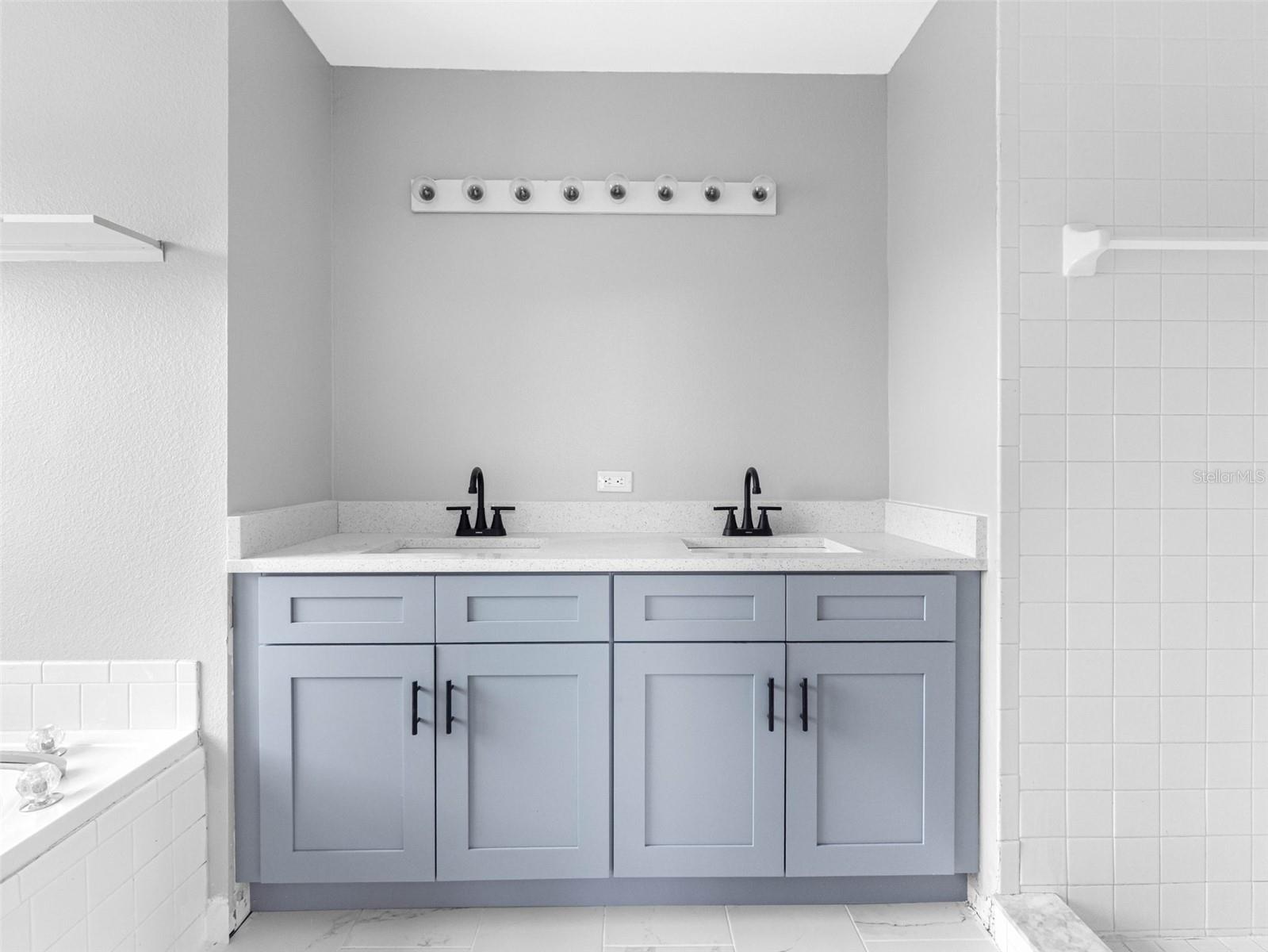 8841 KEY WEST CIR, TAMPA, FL, 33626