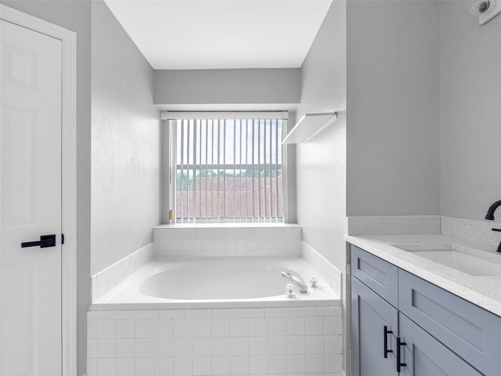 8841 KEY WEST CIR, TAMPA, FL, 33626