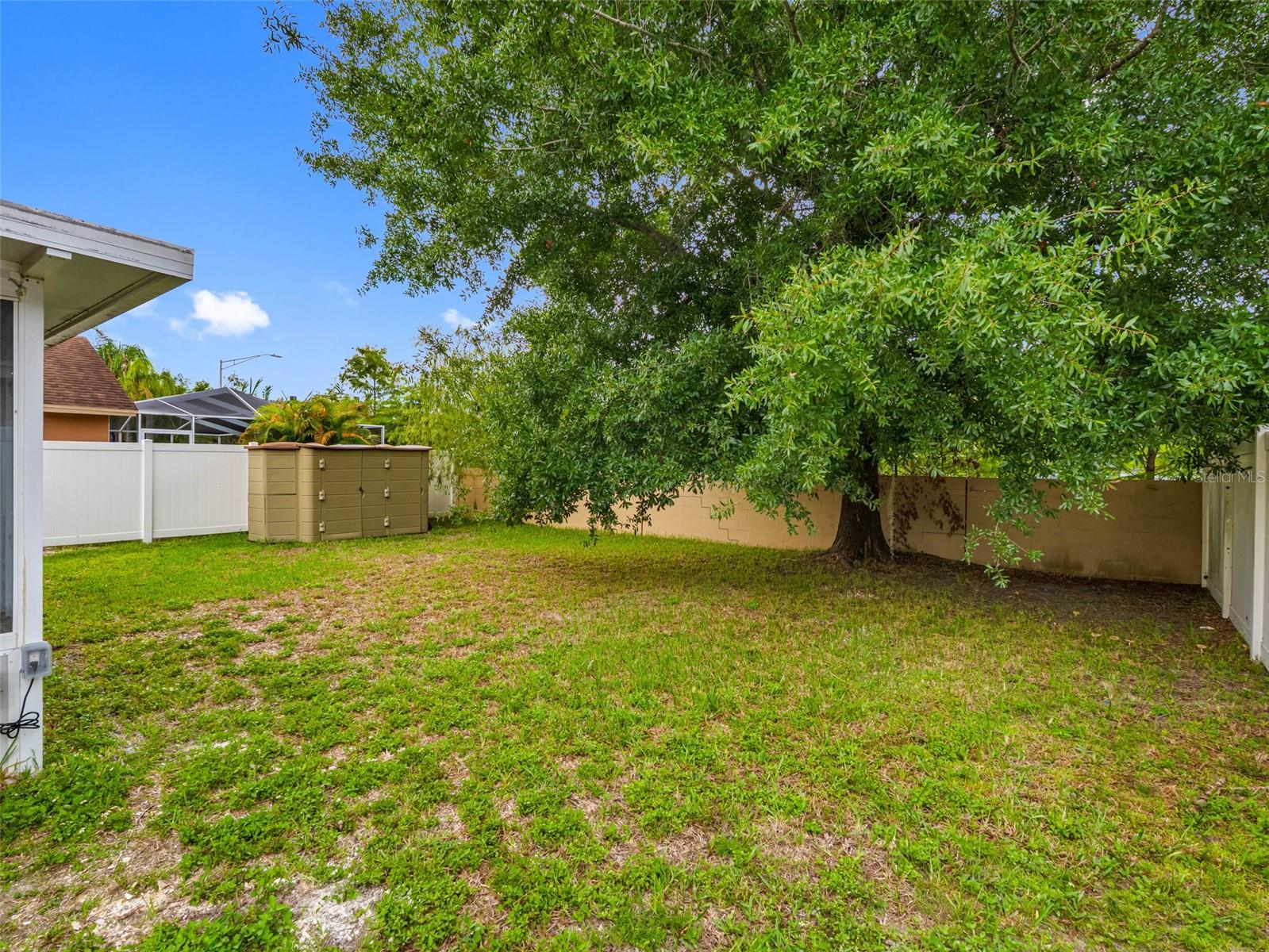 8841 KEY WEST CIR, TAMPA, FL, 33626