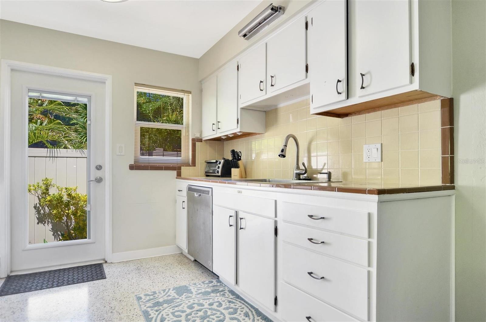 811 26TH AVE N, ST PETERSBURG, FL, 33704