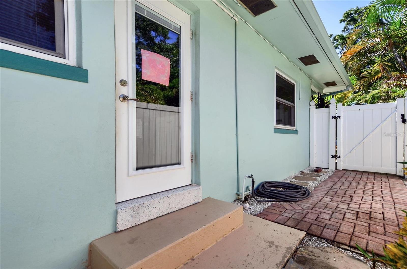 811 26TH AVE N, ST PETERSBURG, FL, 33704