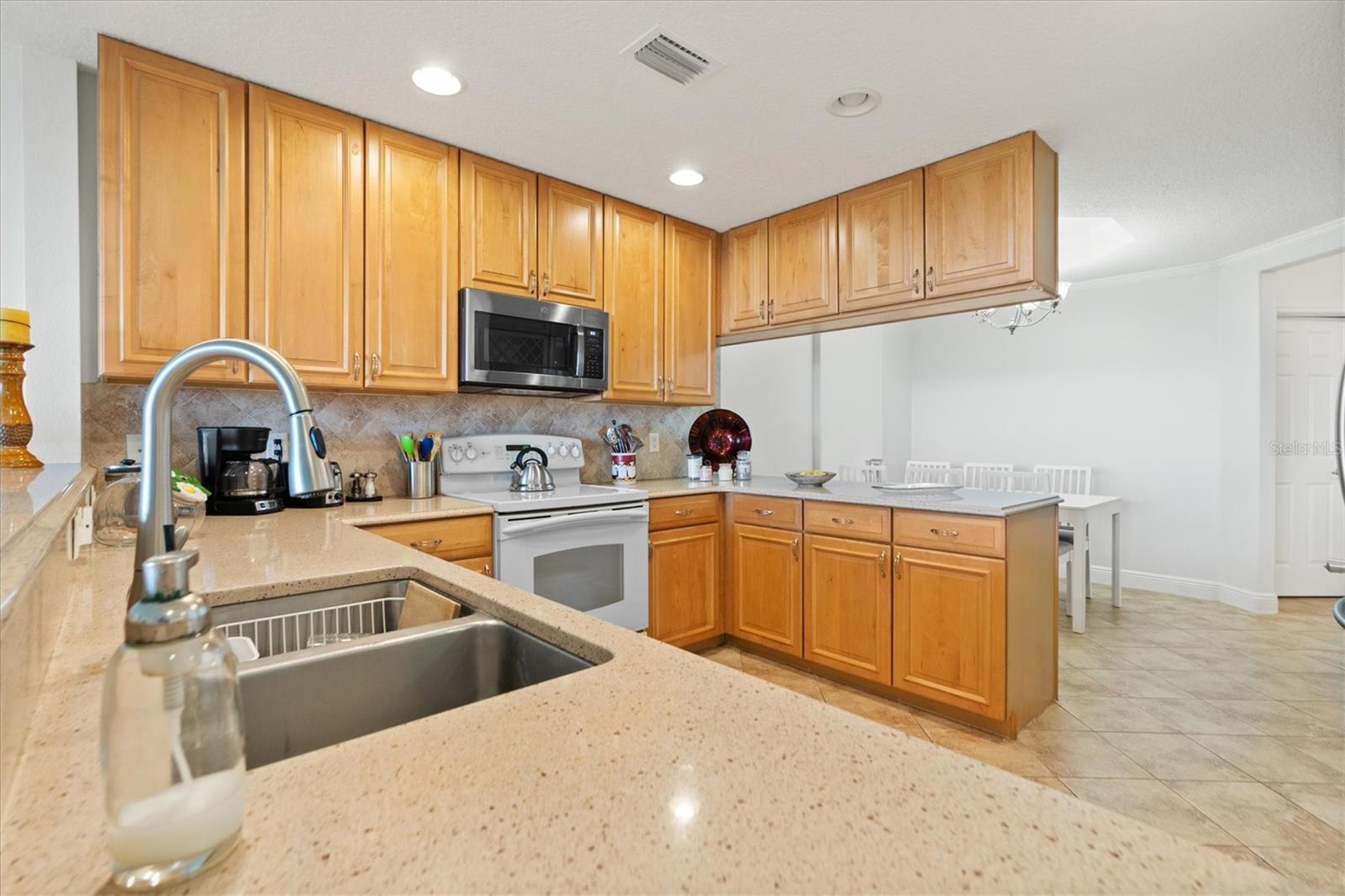 7296 MARATHON DR #603, SEMINOLE, FL, 33777