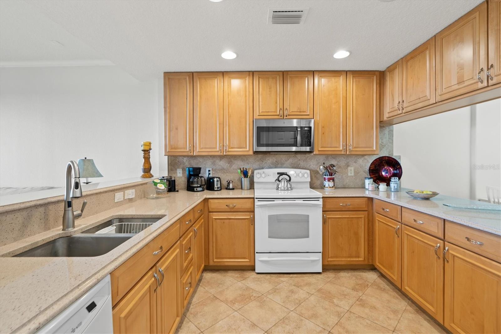 7296 MARATHON DR #603, SEMINOLE, FL, 33777