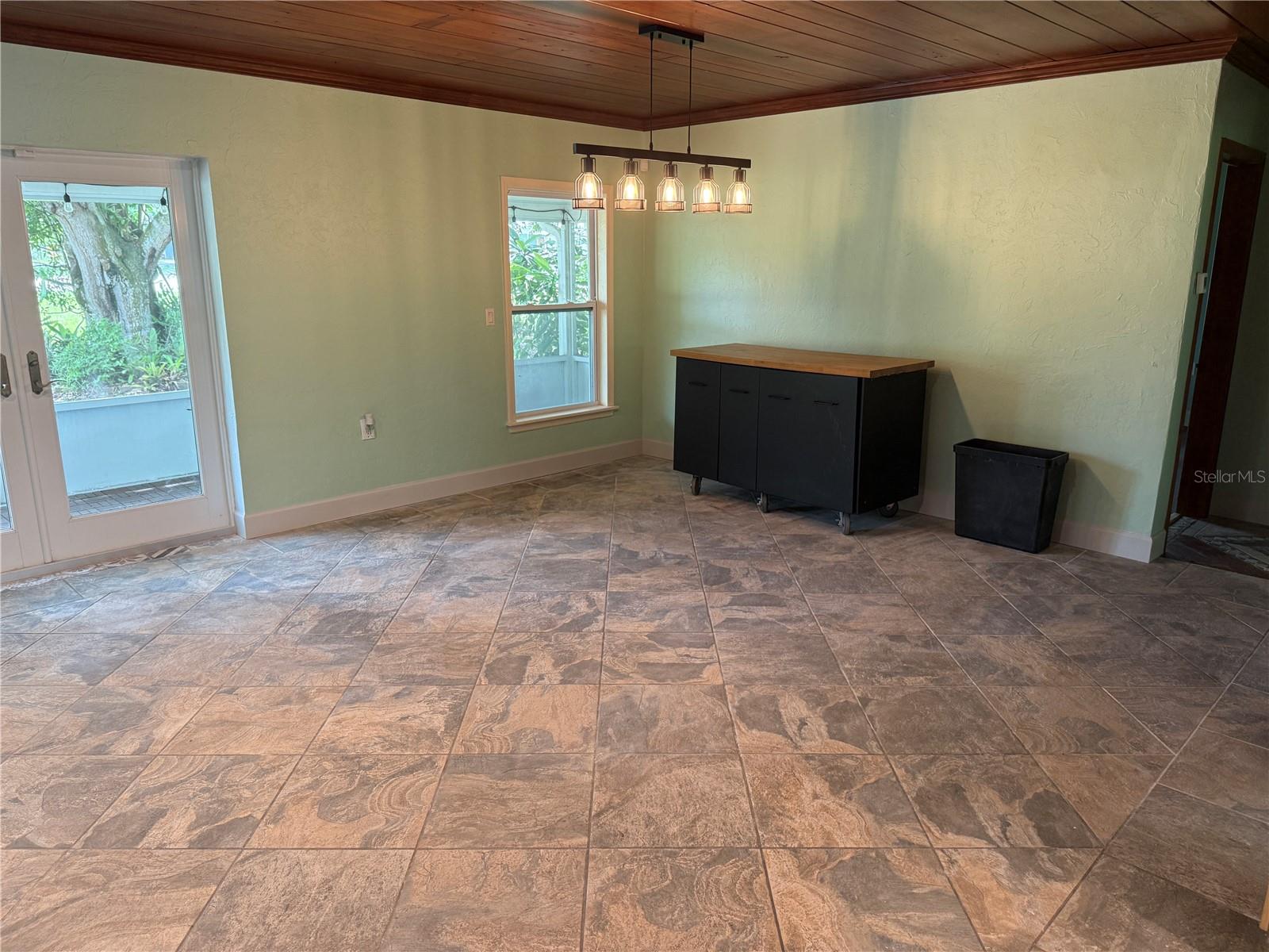 8516 RIVERSIDE DR, PUNTA GORDA, FL, 33982