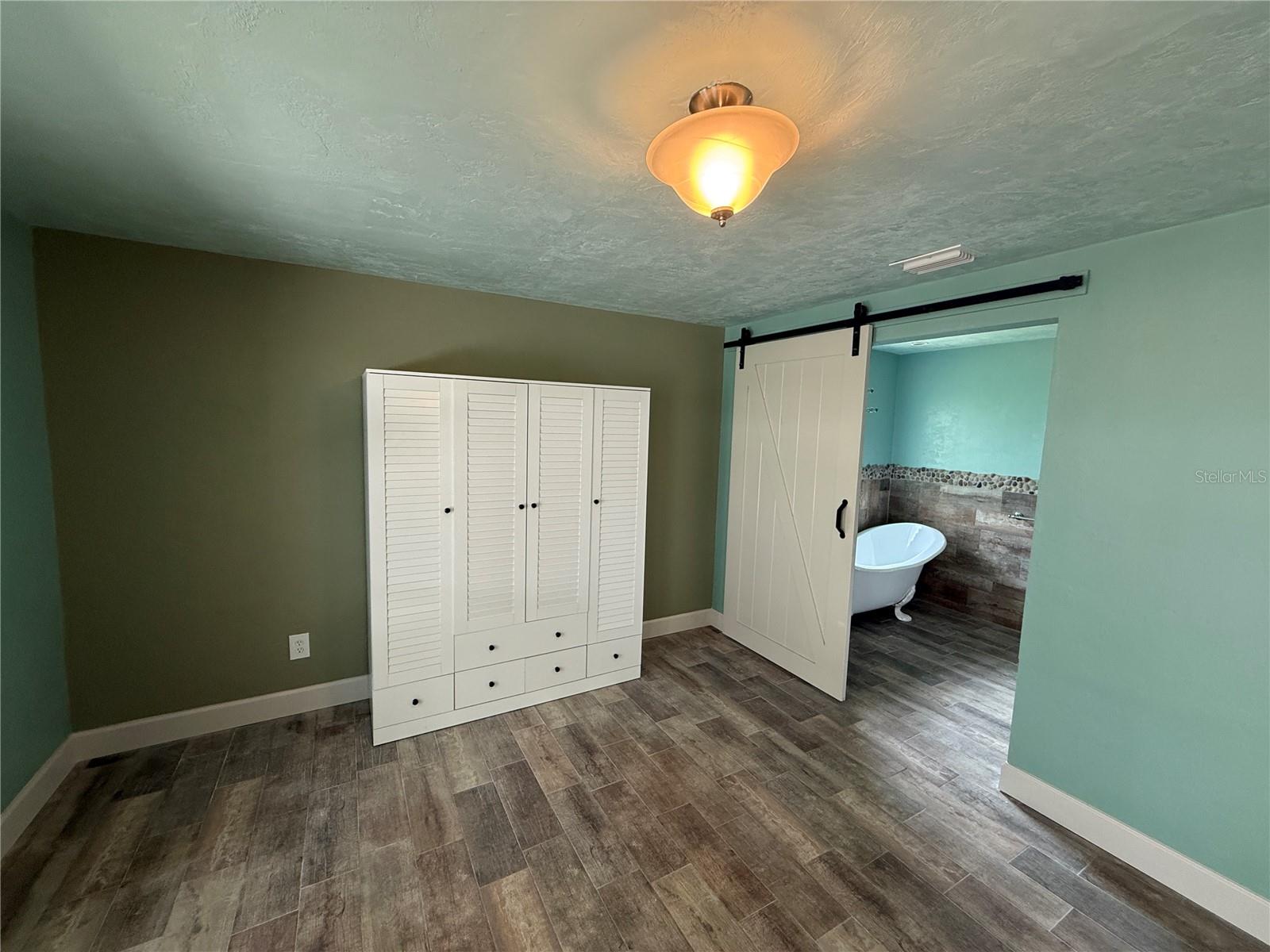 8516 RIVERSIDE DR, PUNTA GORDA, FL, 33982