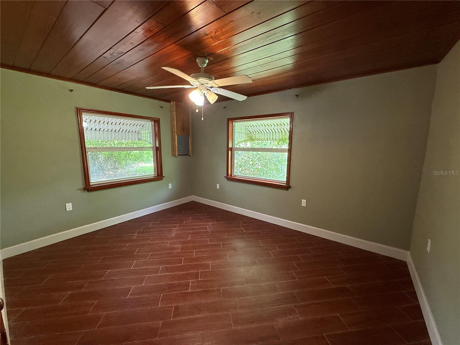 8516 RIVERSIDE DR, PUNTA GORDA, FL, 33982