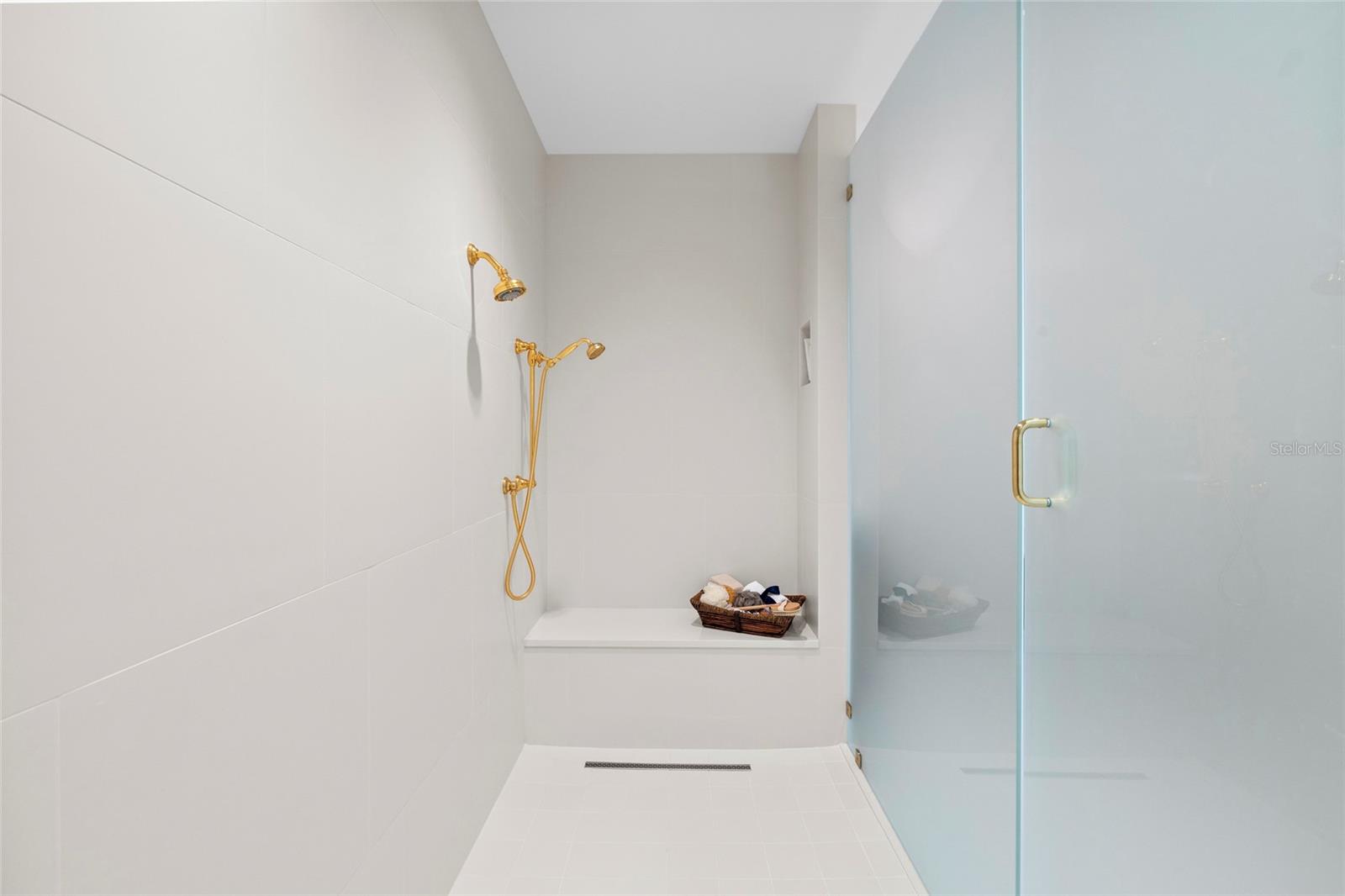 A4658325 Property Photo