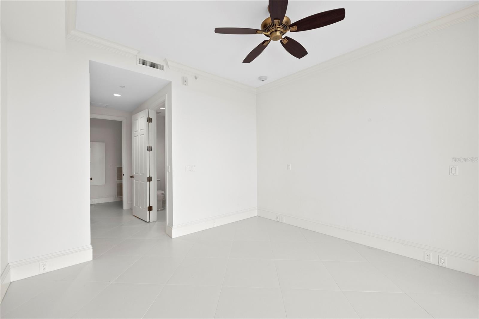 A4658325 Property Photo