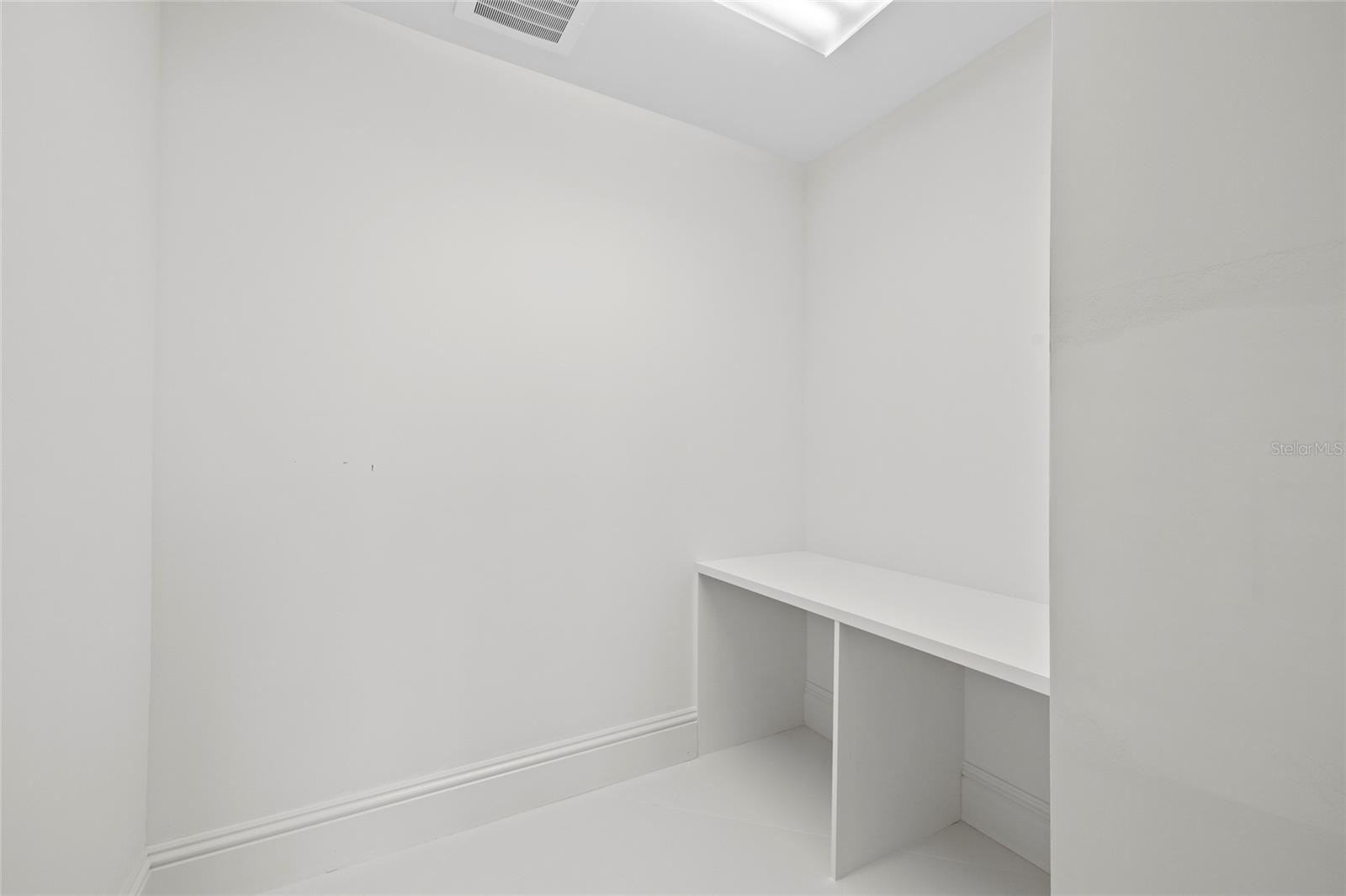 A4658325 Property Photo