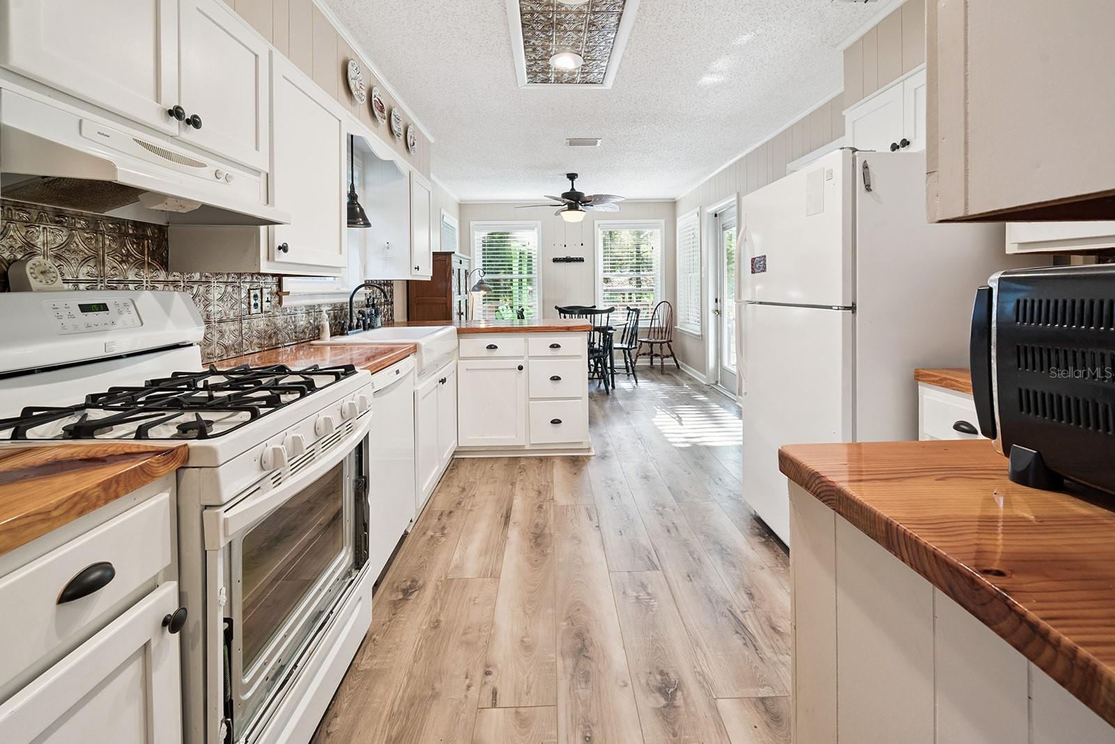 145 SE 904 AVE, SUWANNEE, FL, 32692