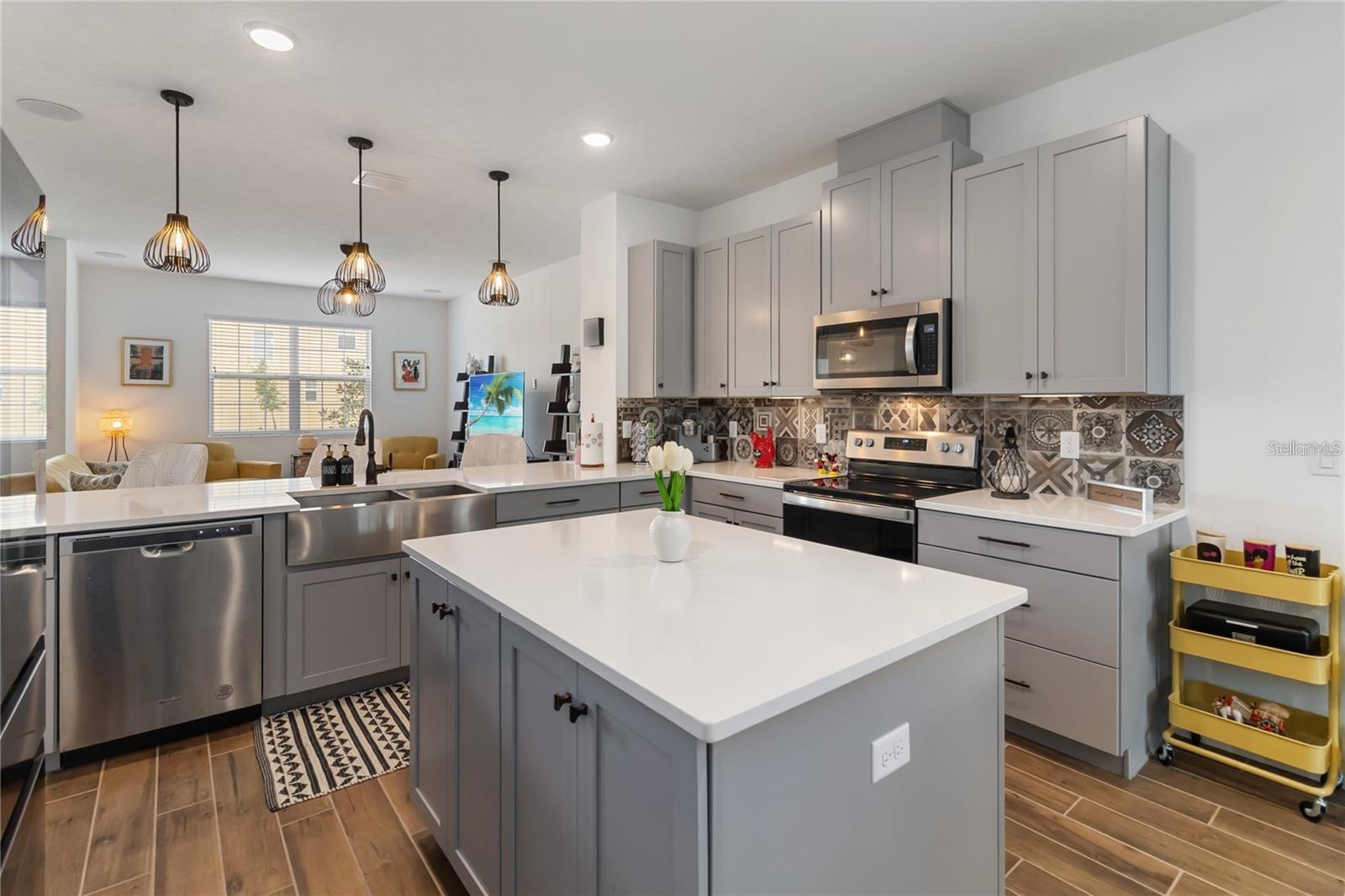 8573 LAMPPOST LN, ORLANDO, FL, 32832