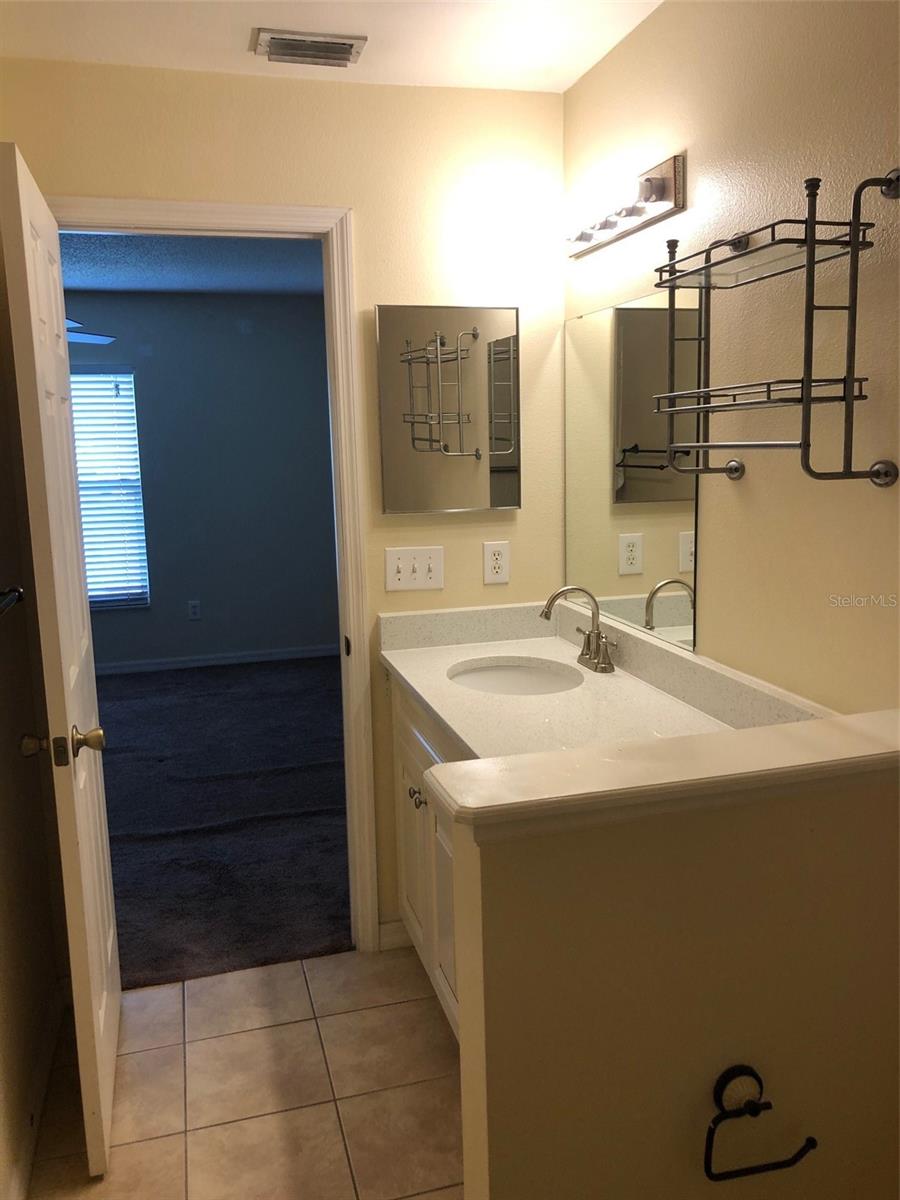 8013 SUTTON TERRACE LN, TAMPA, FL, 33615