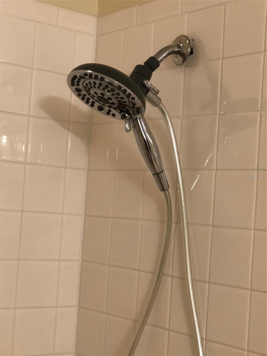 8013 SUTTON TERRACE LN, TAMPA, FL, 33615