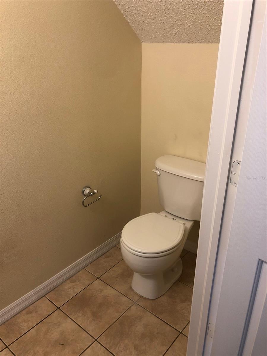 8013 SUTTON TERRACE LN, TAMPA, FL, 33615