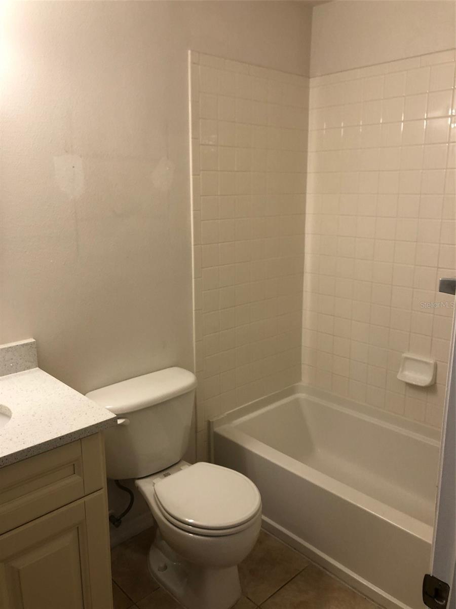 8013 SUTTON TERRACE LN, TAMPA, FL, 33615