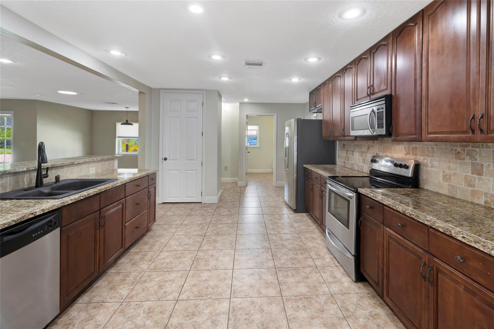 205 S WOODLAND ST, WINTER GARDEN, FL, 34787