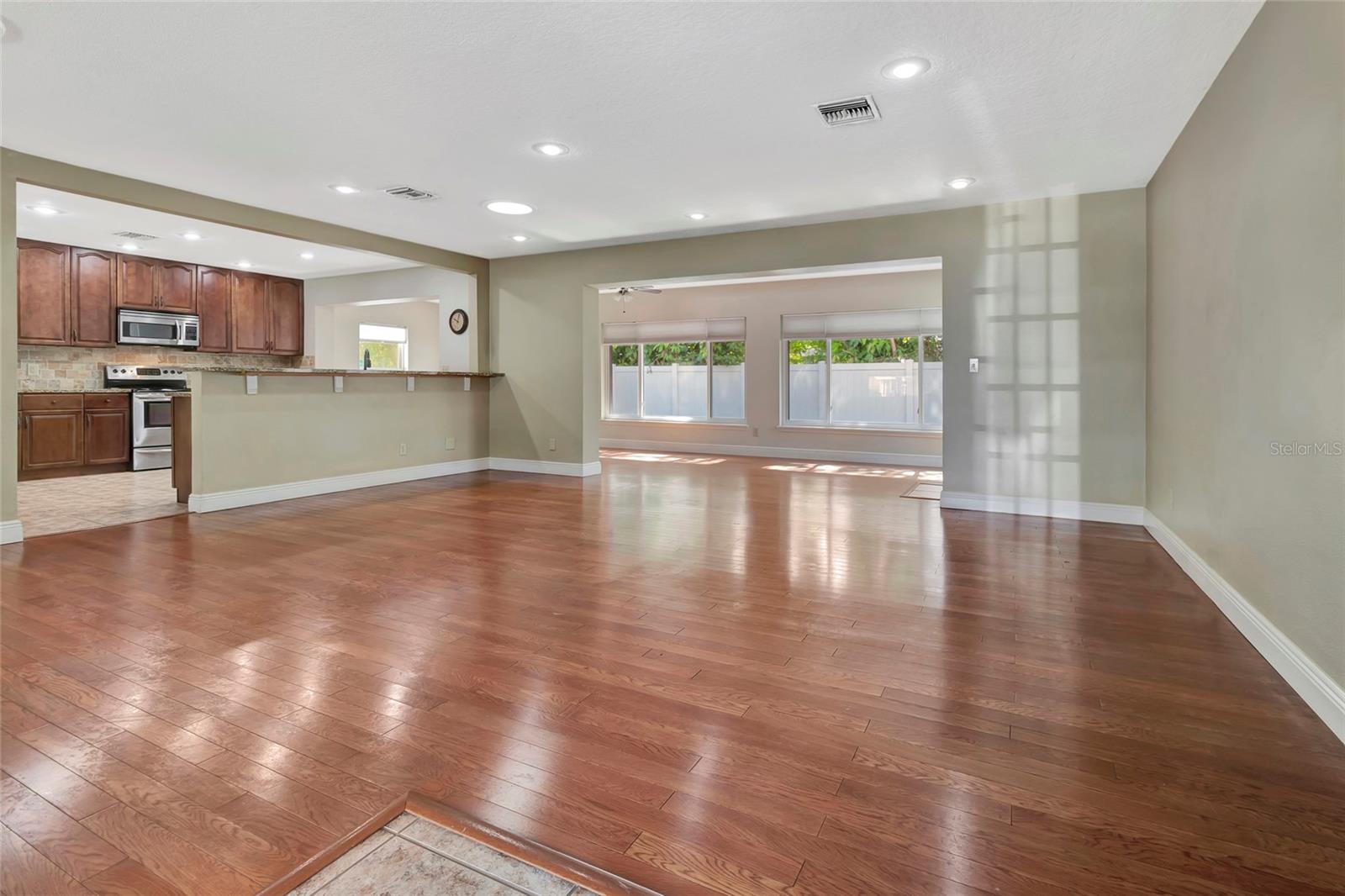 205 S WOODLAND ST, WINTER GARDEN, FL, 34787