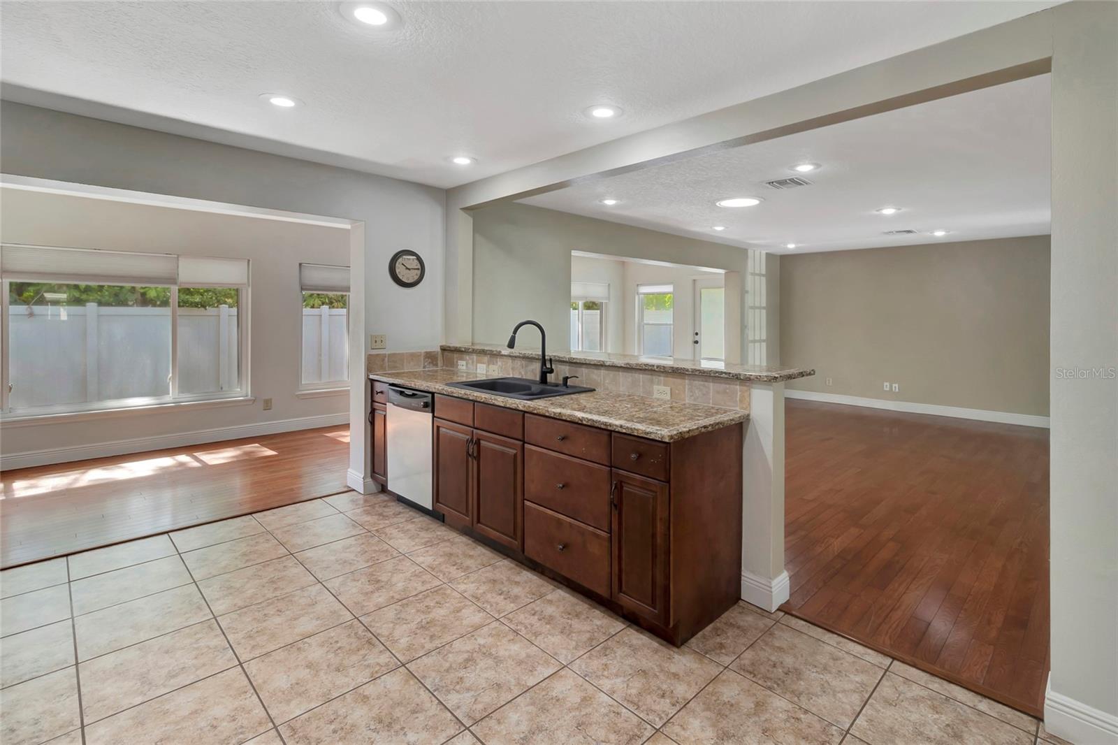 205 S WOODLAND ST, WINTER GARDEN, FL, 34787