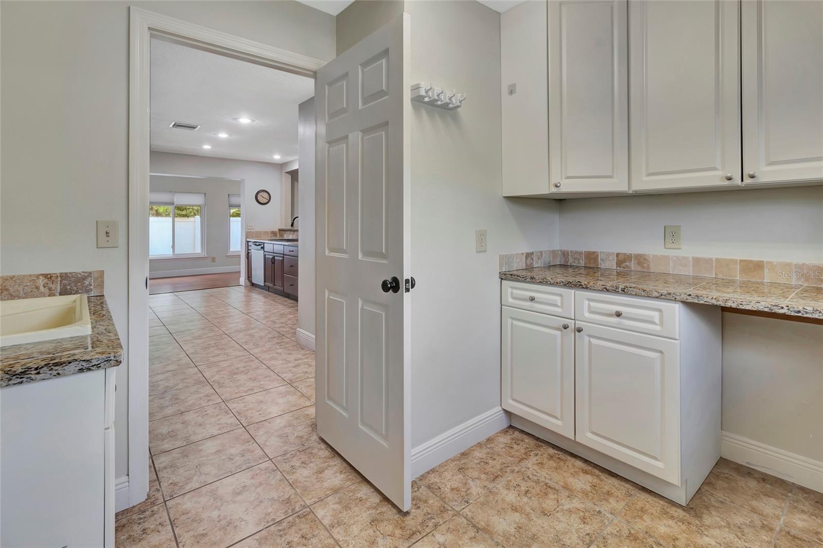 205 S WOODLAND ST, WINTER GARDEN, FL, 34787