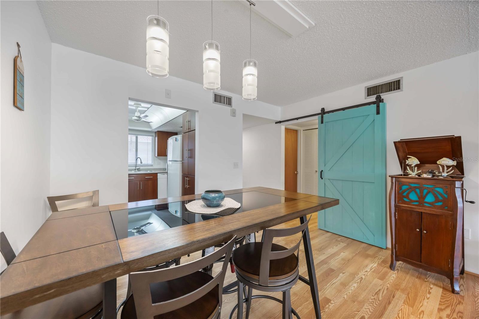 2220 STICKNEY POINT RD #528, SARASOTA, FL, 34231