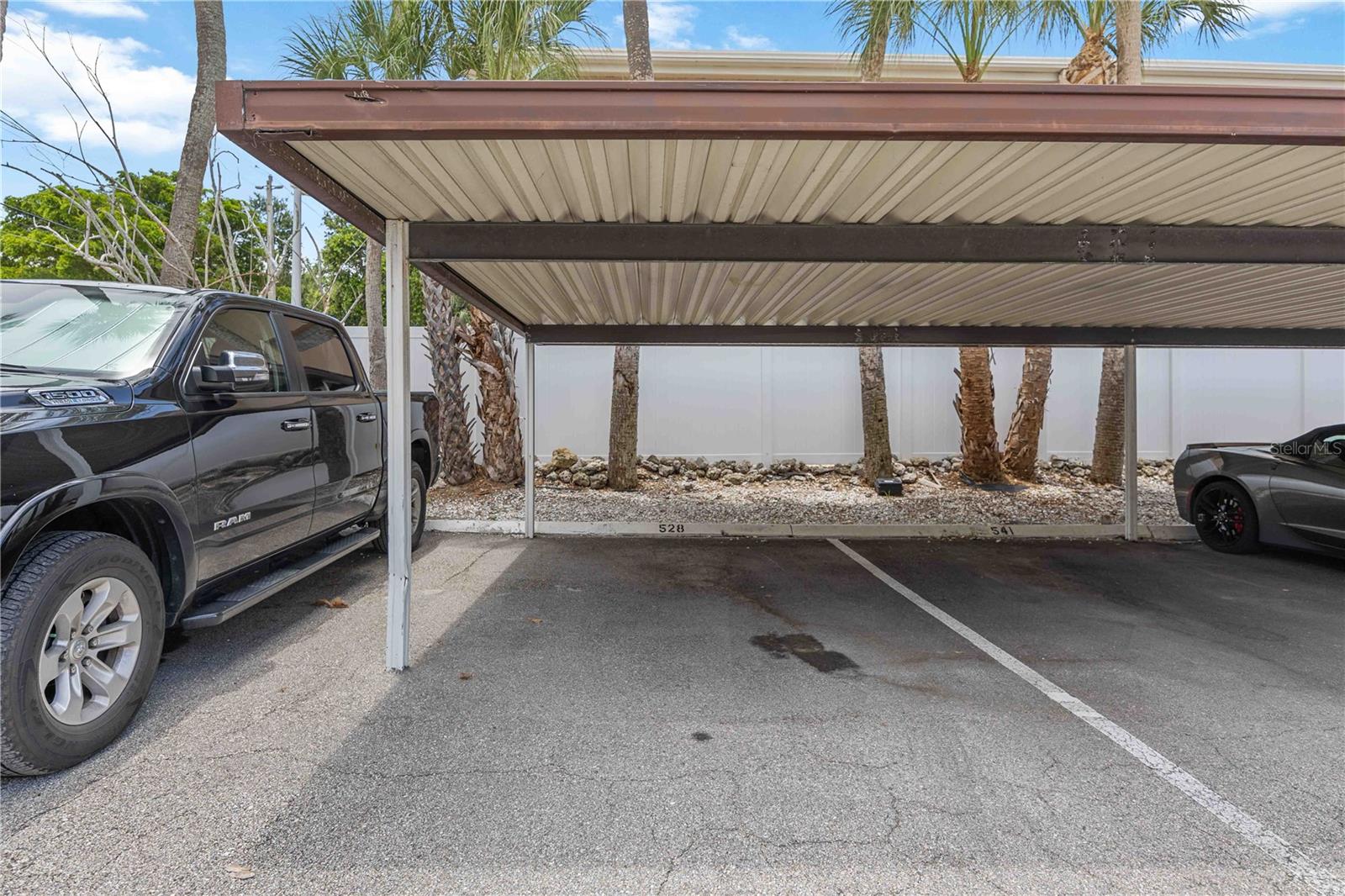 2220 STICKNEY POINT RD #528, SARASOTA, FL, 34231