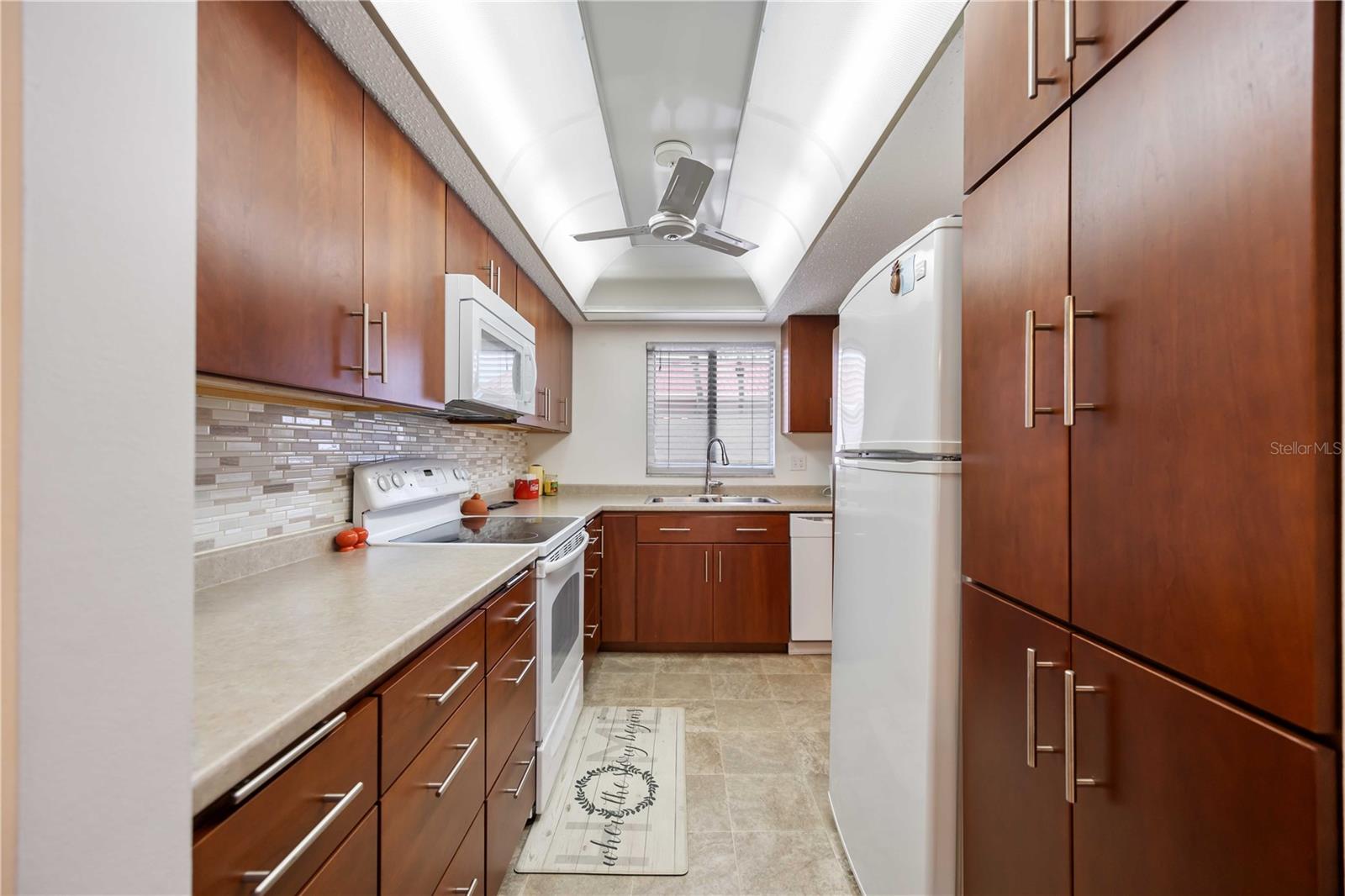 2220 STICKNEY POINT RD #528, SARASOTA, FL, 34231