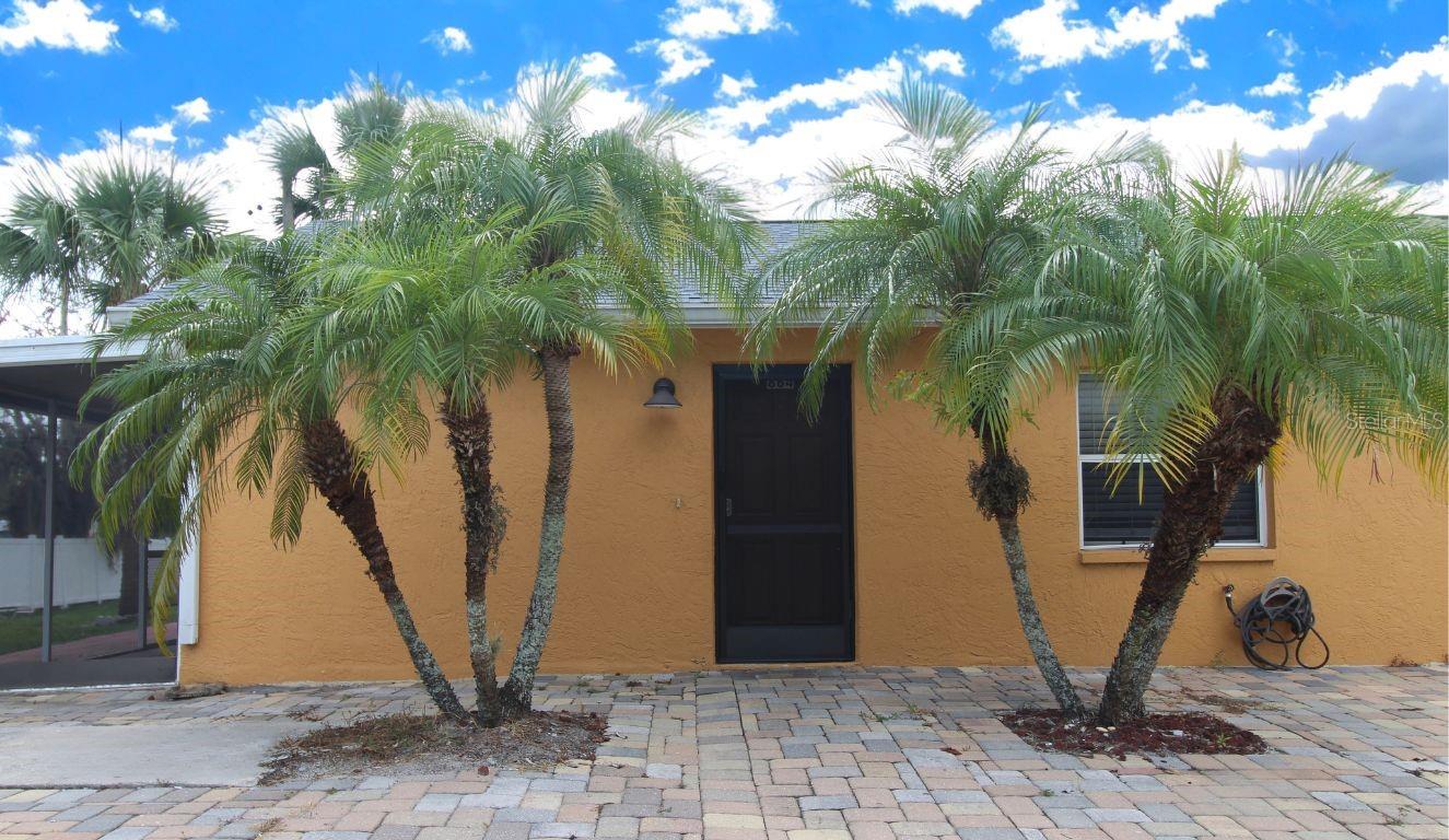 864 HAND AVE, SARASOTA, FL, 34232