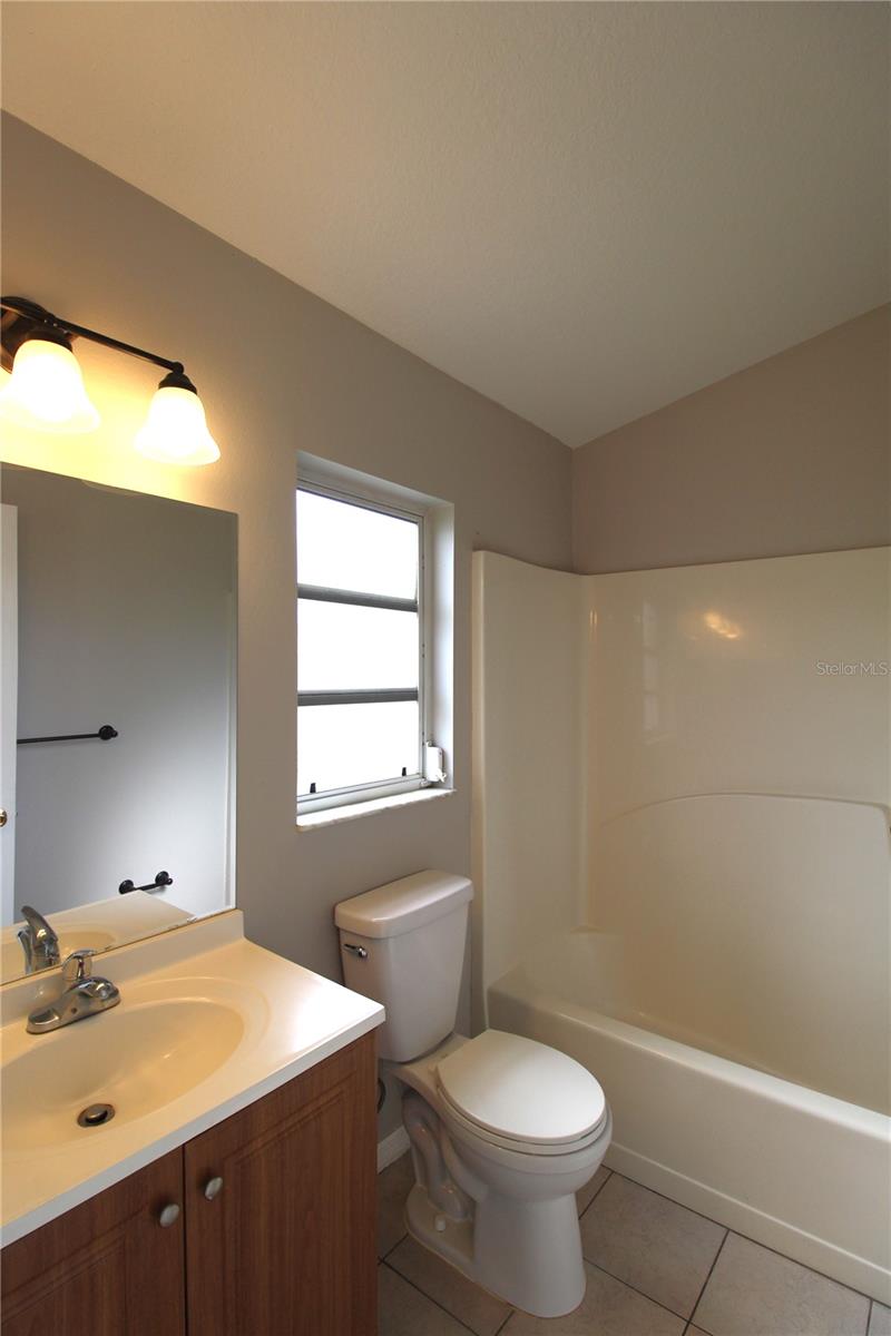 864 HAND AVE, SARASOTA, FL, 34232