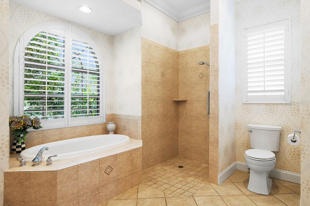 A4658368 Property Photo