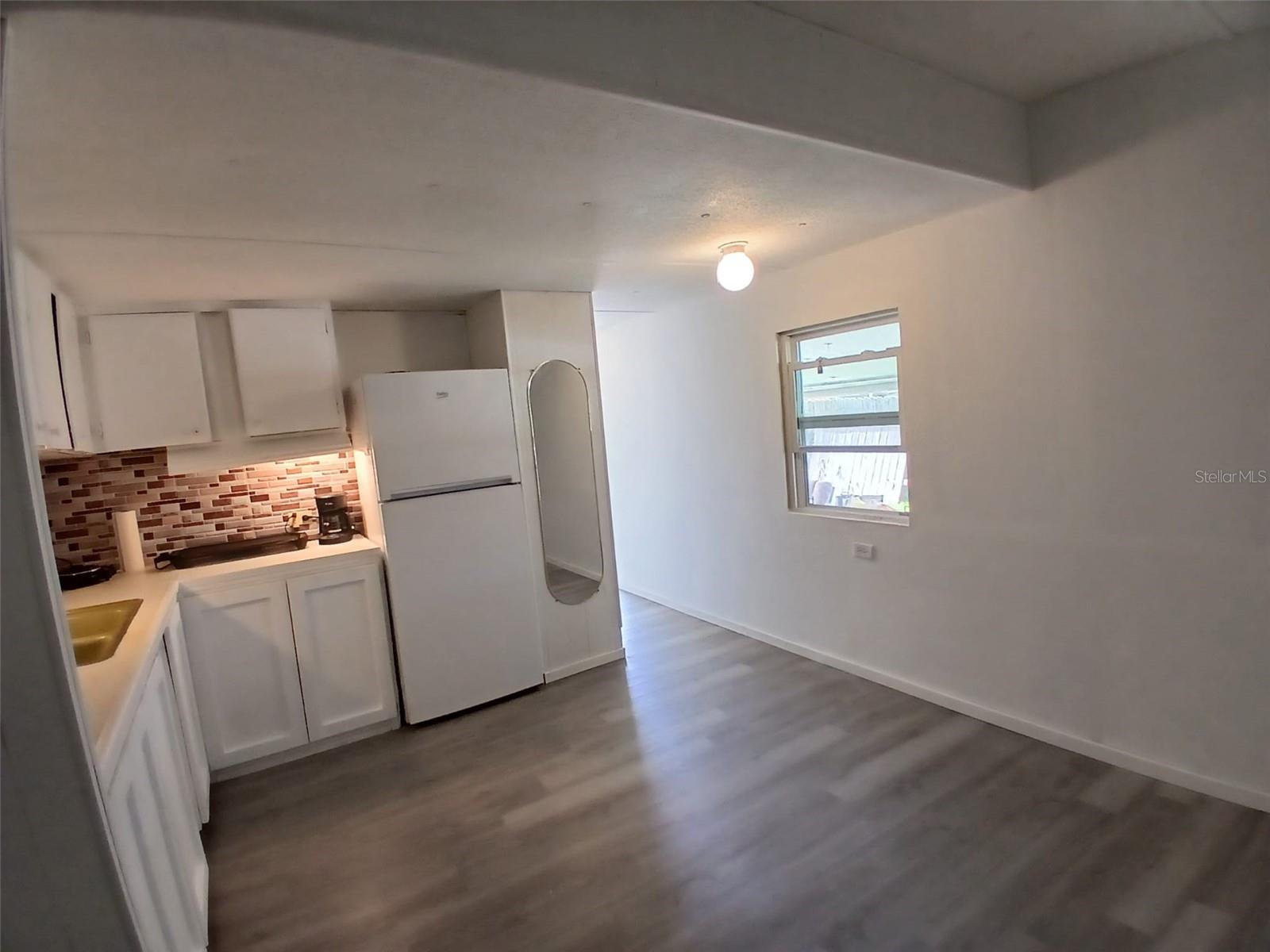 C7512187 Property Photo