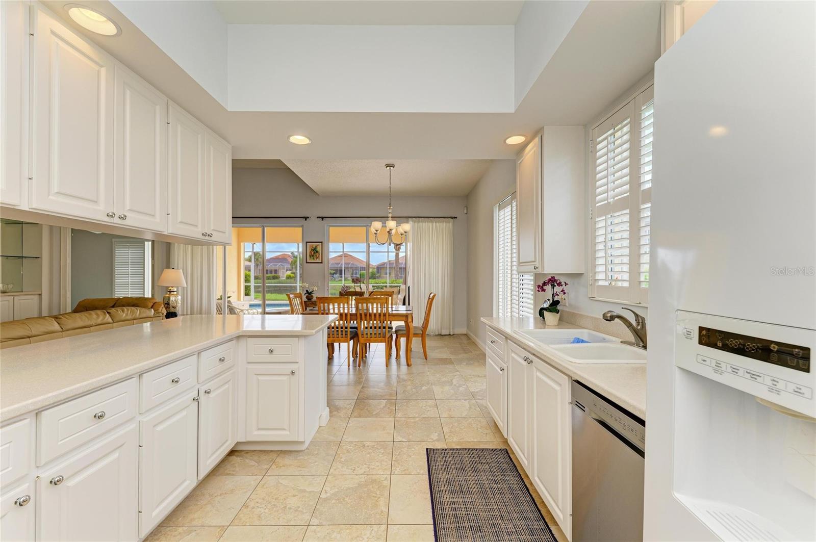 5827 BENEVENTO DR, SARASOTA, FL, 34238