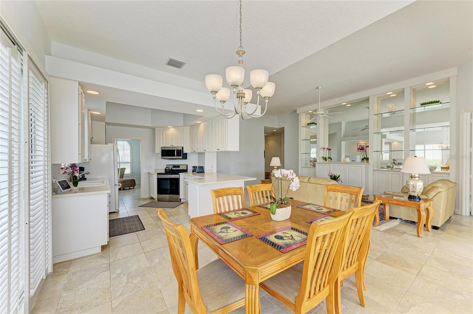 5827 BENEVENTO DR, SARASOTA, FL, 34238