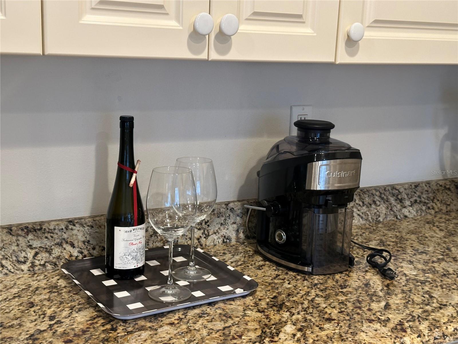 1124 SUNSET POINT RD #302, CLEARWATER, FL, 33755