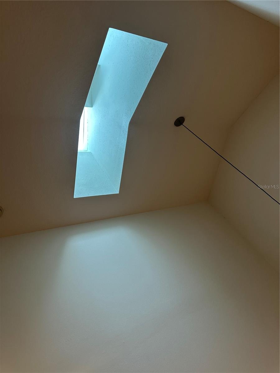 1124 SUNSET POINT RD #302, CLEARWATER, FL, 33755