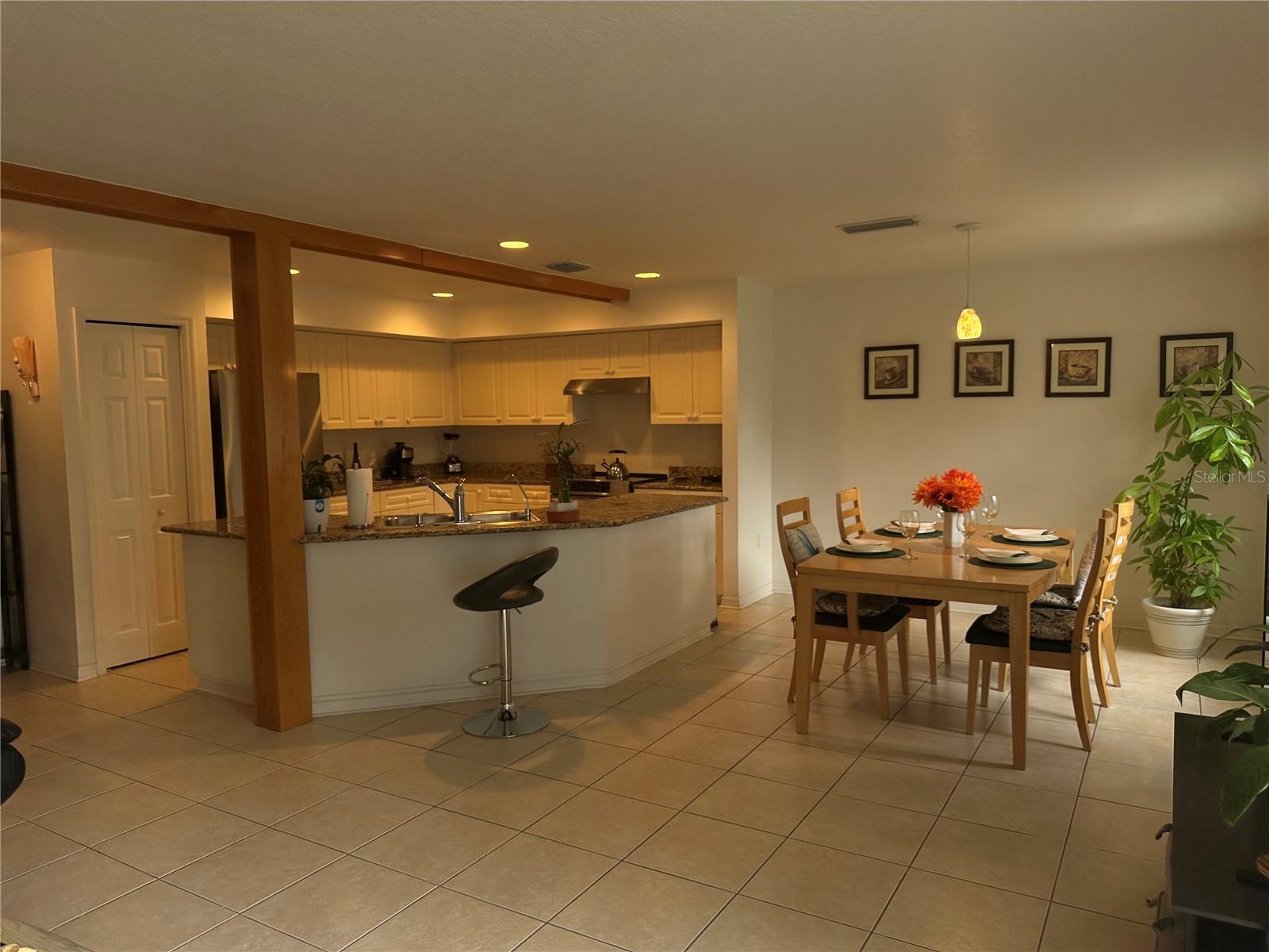 1124 SUNSET POINT RD #302, CLEARWATER, FL, 33755