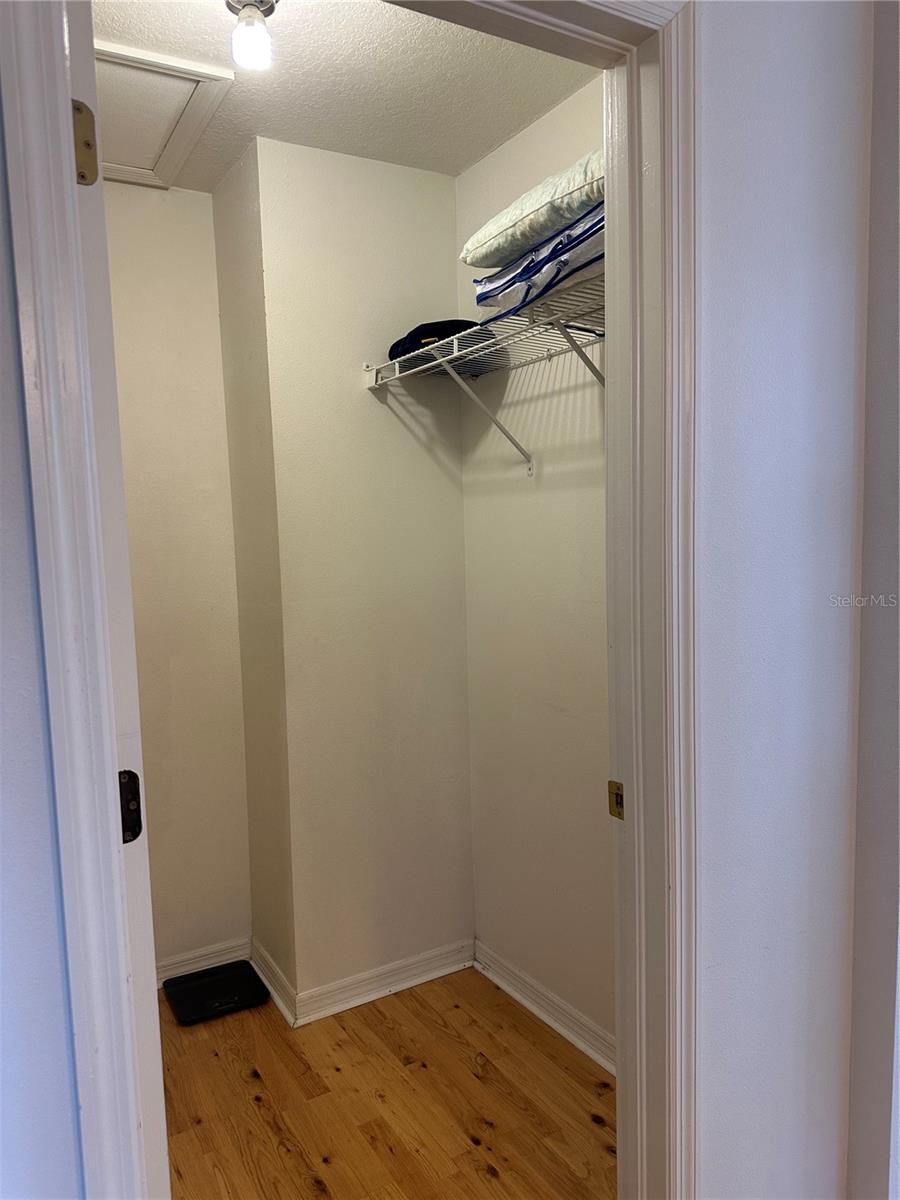 1124 SUNSET POINT RD #302, CLEARWATER, FL, 33755