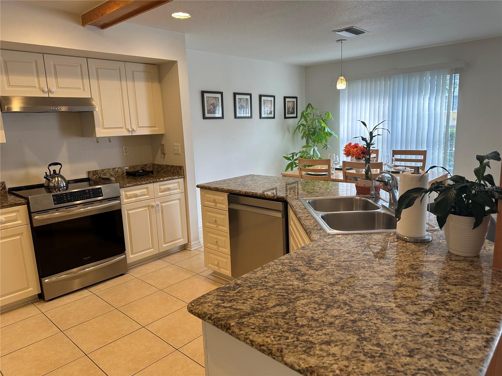 1124 SUNSET POINT RD #302, CLEARWATER, FL, 33755