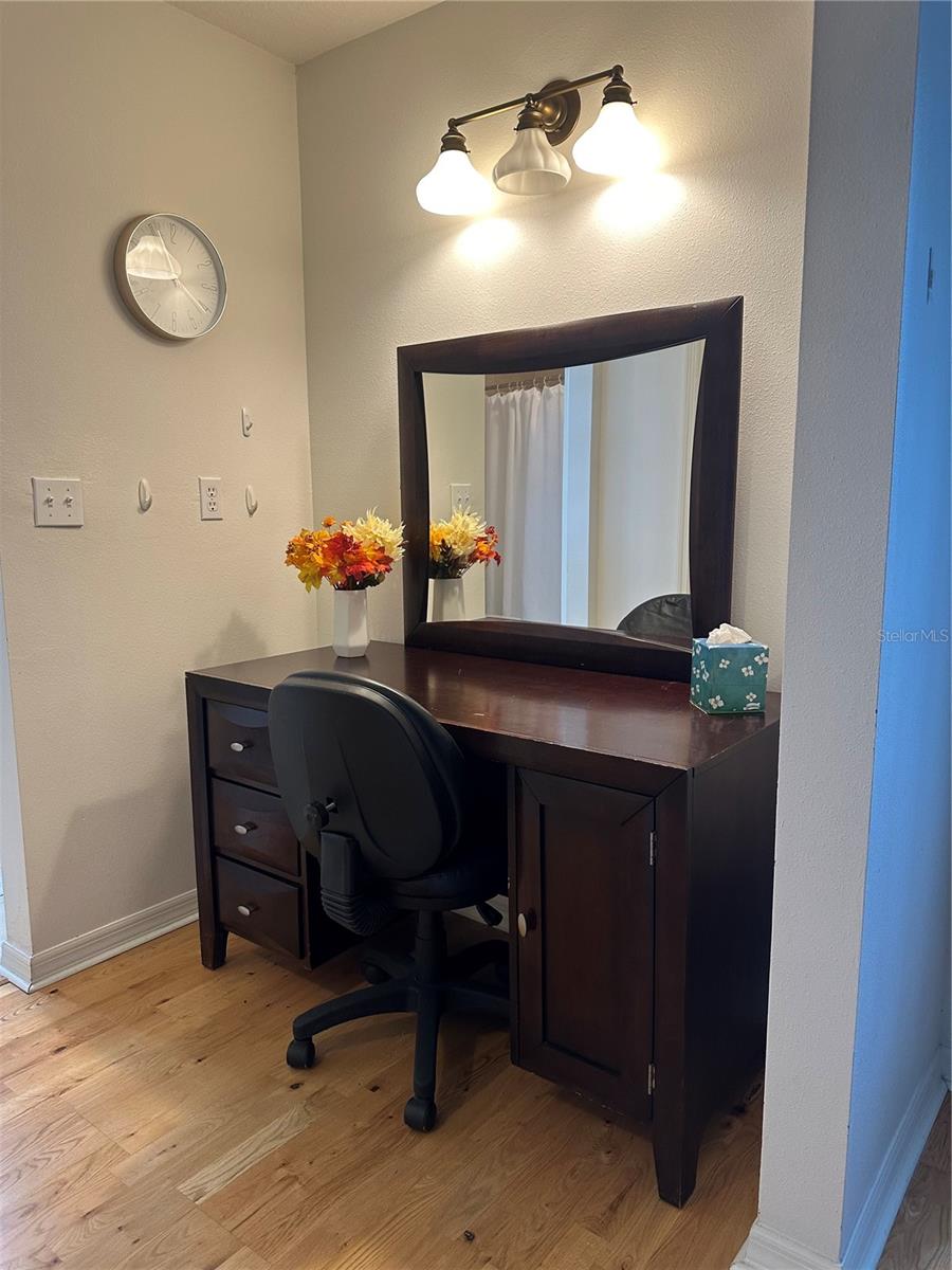 1124 SUNSET POINT RD #302, CLEARWATER, FL, 33755