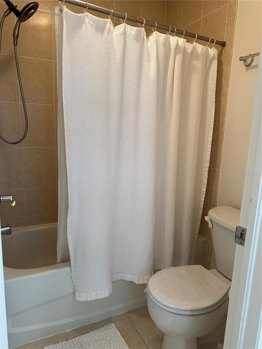 1124 SUNSET POINT RD #302, CLEARWATER, FL, 33755