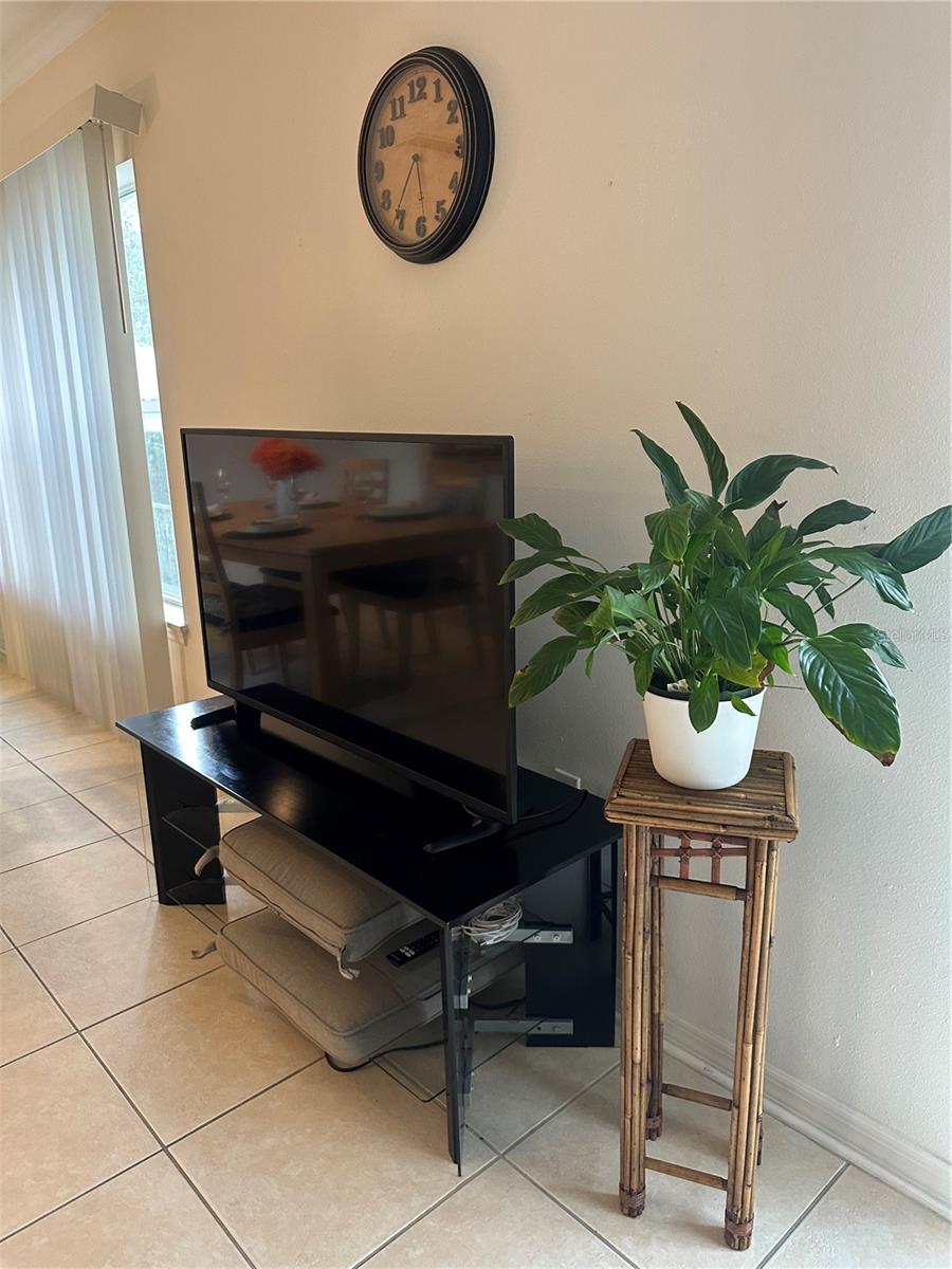 1124 SUNSET POINT RD #302, CLEARWATER, FL, 33755