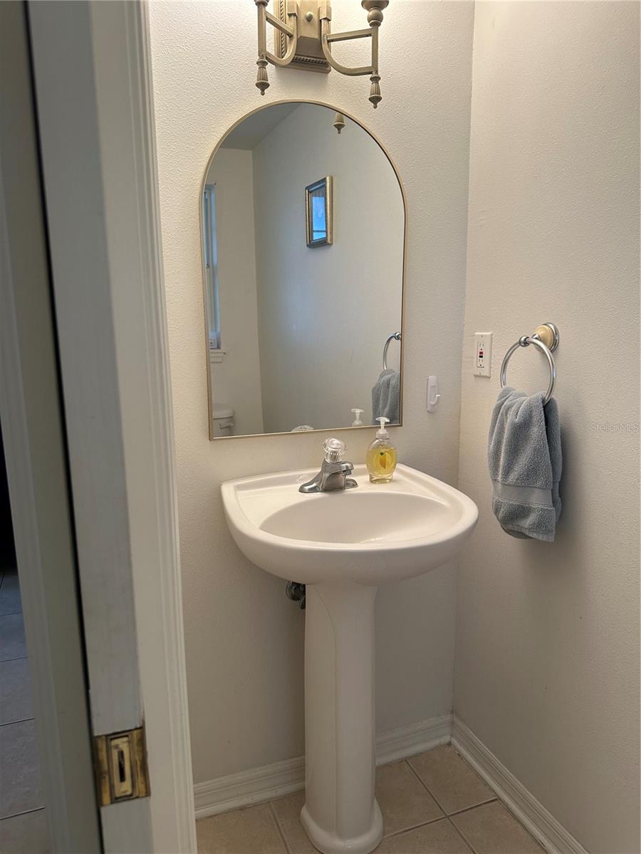 1124 SUNSET POINT RD #302, CLEARWATER, FL, 33755